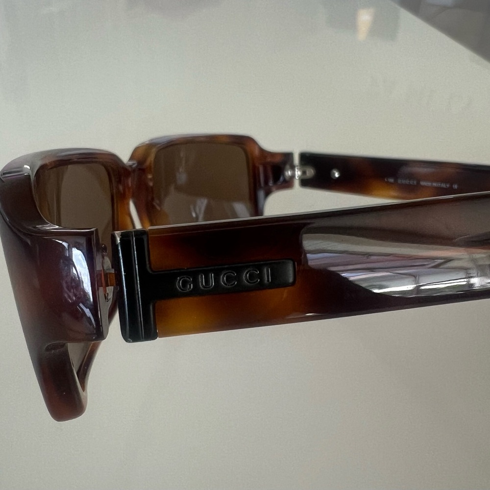 Gucci Tortoiseshell Vintage Sunglasses - Picture 5 of 5